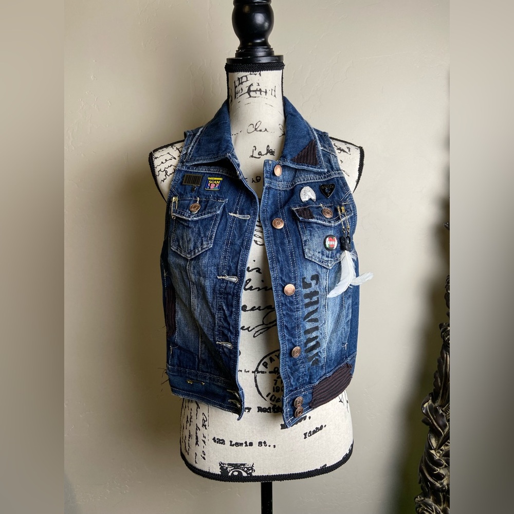 Brand New Vest with custom made pins and distressed patches Women’s size Medium